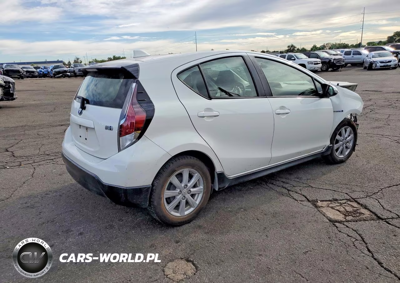 2017 Toyota Prius C Two VIN:JTDKDTB39H1594969 - 3