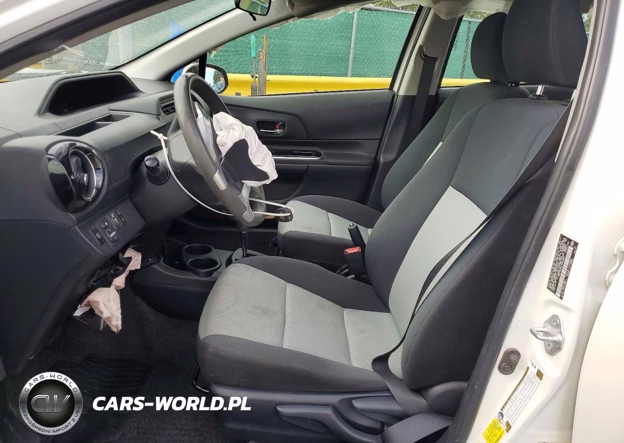 2017 Toyota Prius C Two VIN:JTDKDTB39H1594969 - 7