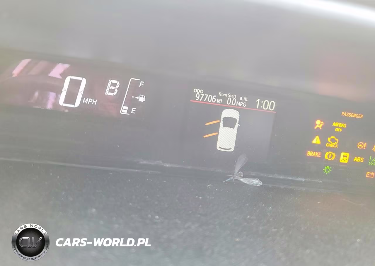 2017 Toyota Prius C Two VIN:JTDKDTB39H1594969 - 9