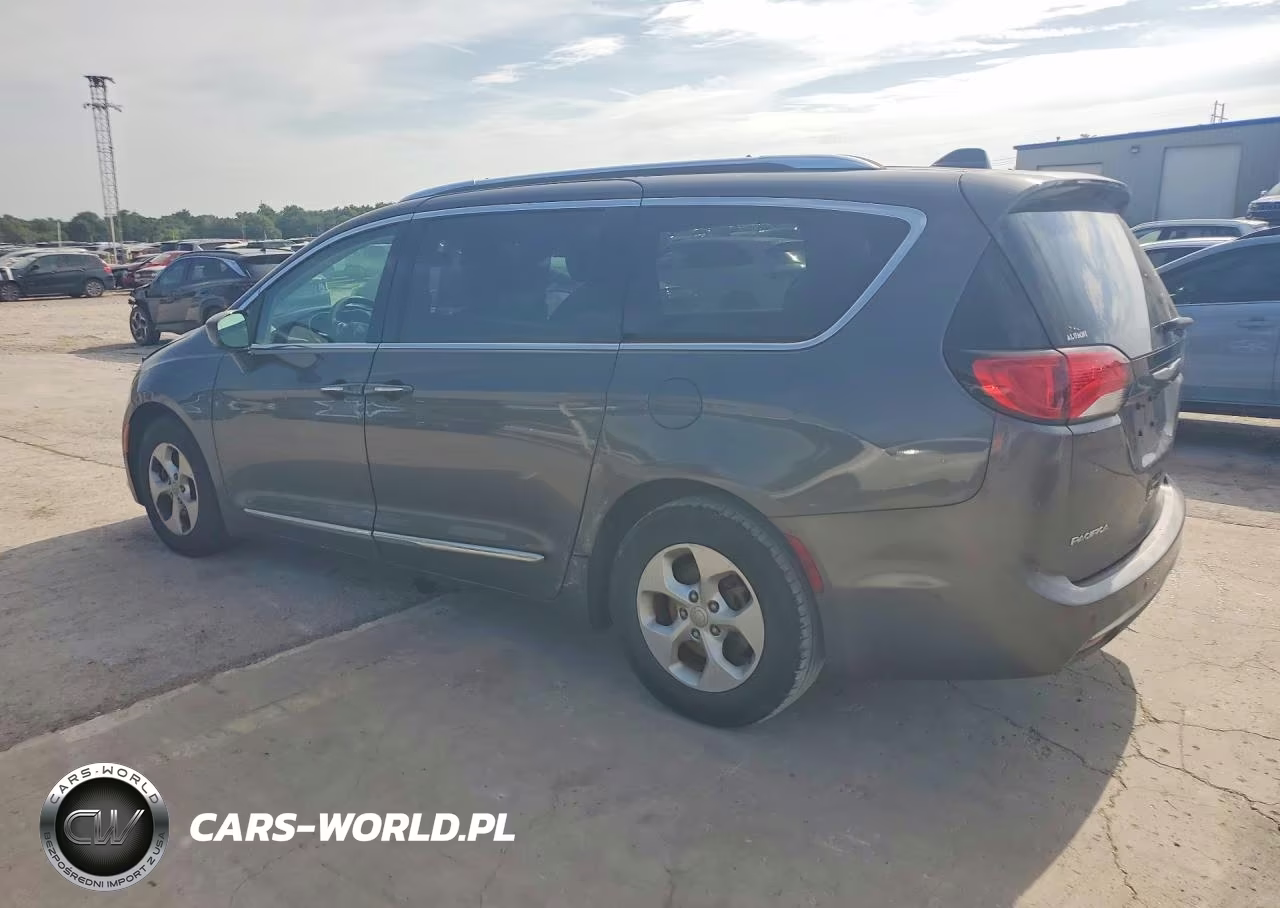 2017 Chrysler Pacifica Touring L Plus VIN:2C4RC1EG3HR803719 - 2