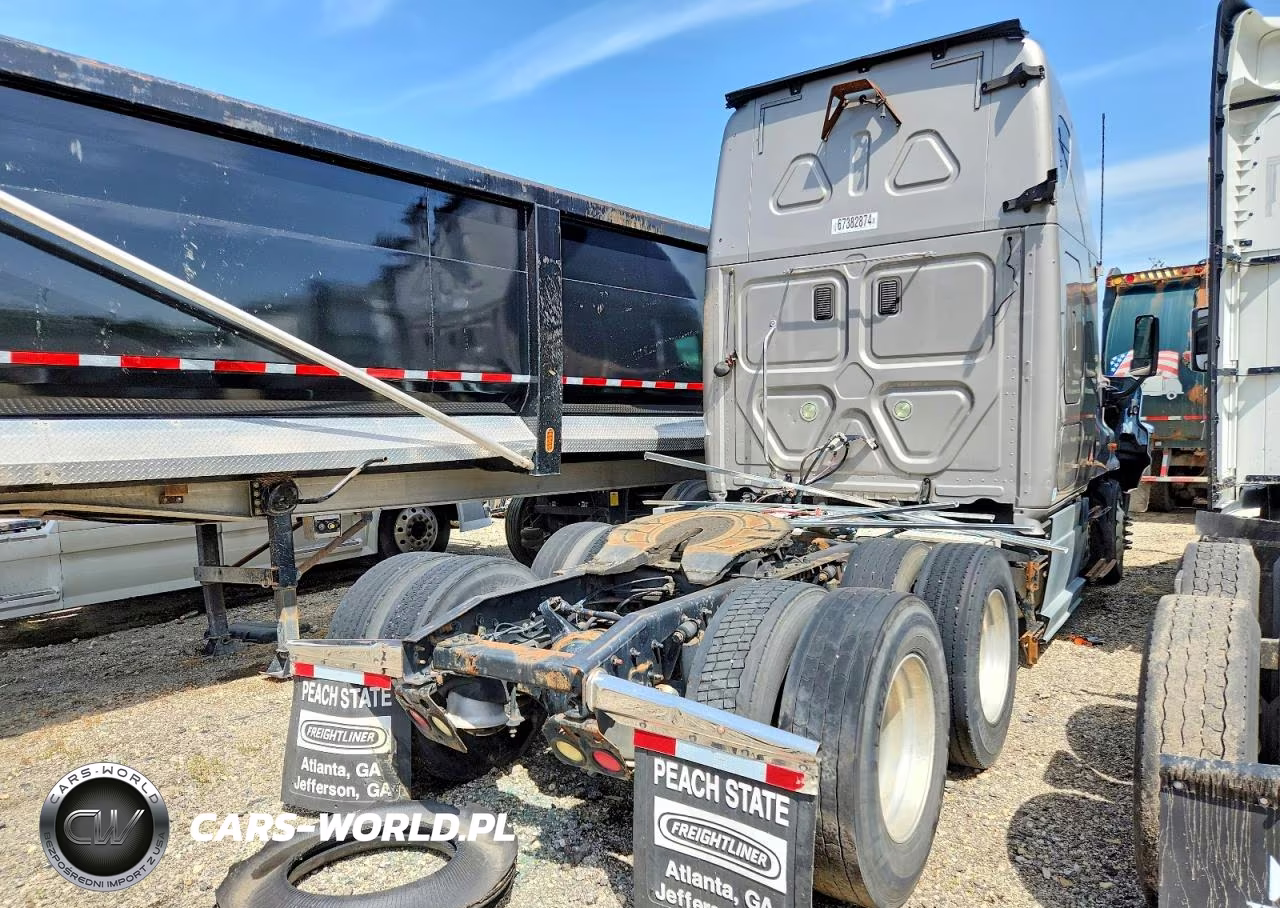 2013 Freightliner Cascadia 125 VIN:3AKJGLDR9DSBV4057 - 4