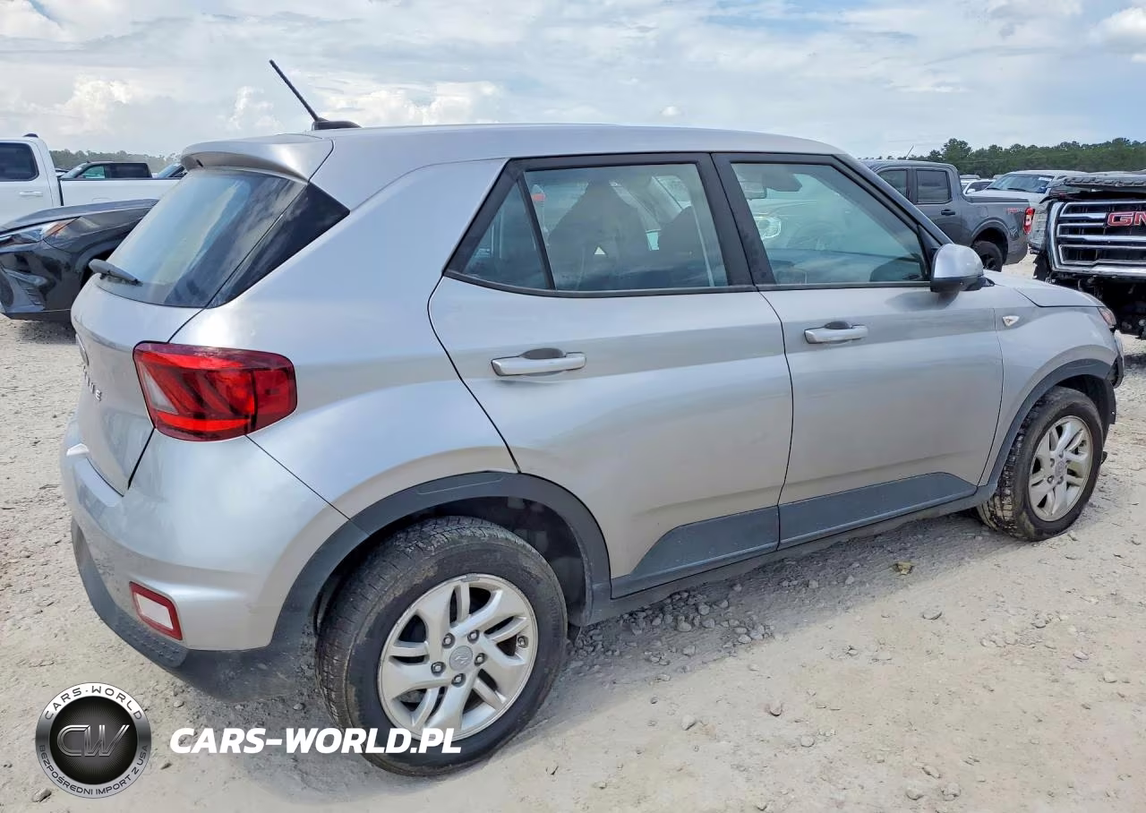 2023 Hyundai Venue Se VIN:KMHRB8A36PU254061 - 3