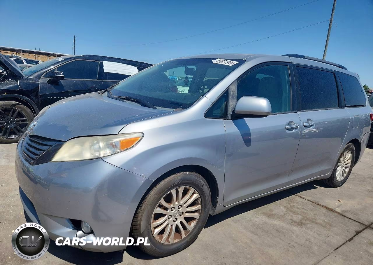 2016 Toyota Sienna Xle 8-Passenger – zdjęcie 1 z 13