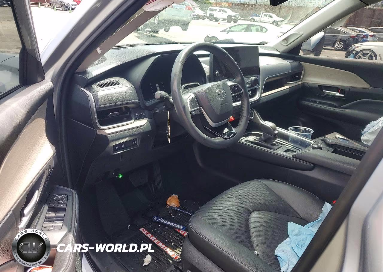 2024 Toyota Grand Highlander Platinum VIN:5TDAAAB58RS045083 - 8