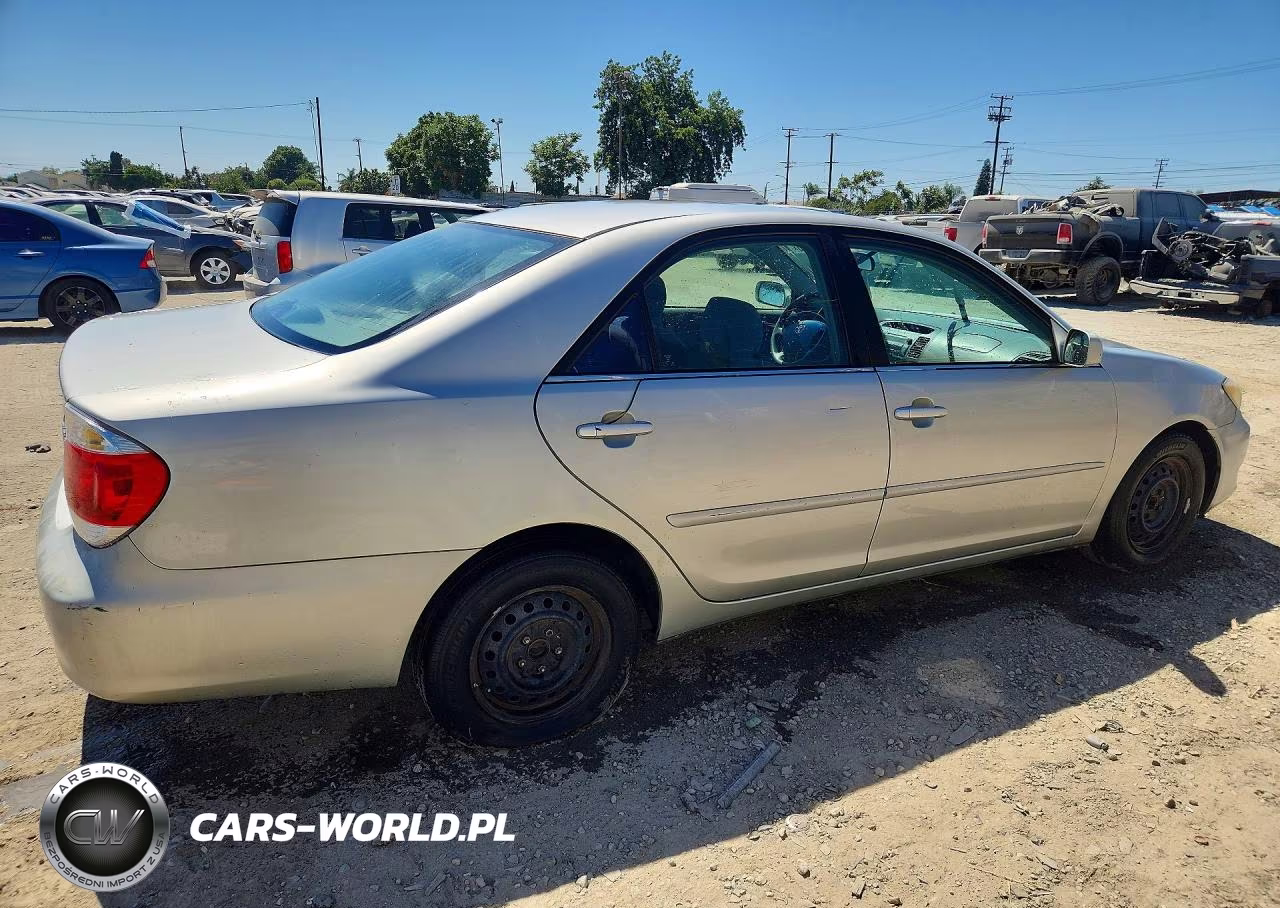 2005 Toyota Camry Le VIN:4T1BE30K05U391935 - 3