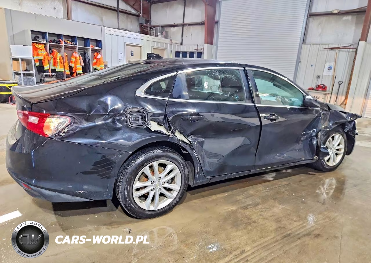 2018 Chevrolet Malibu Lt VIN:1G1ZD5ST3JF266197 - 3