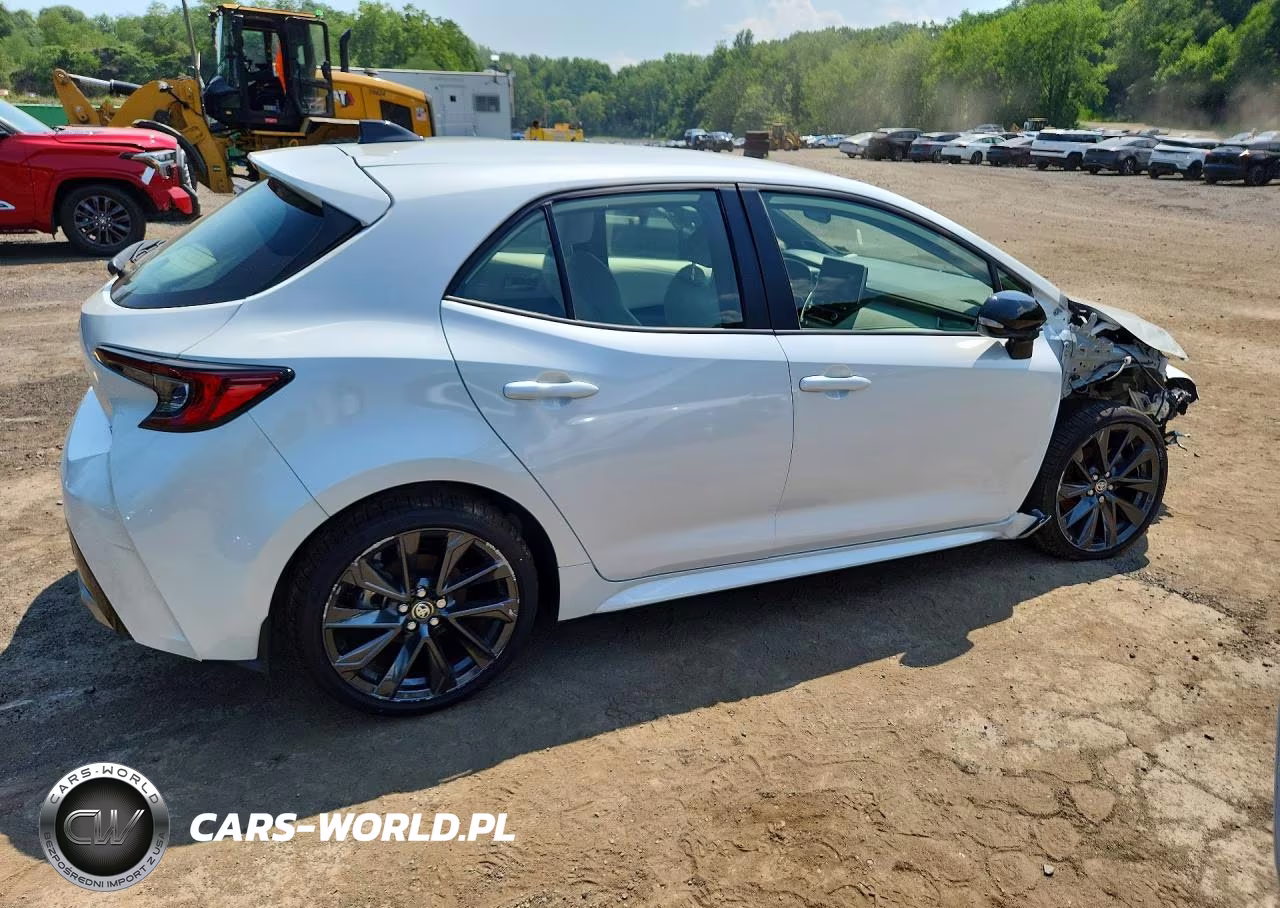 2026 Toyota Corolla Xse VIN:JTNC4MBE1T3261167 - 3
