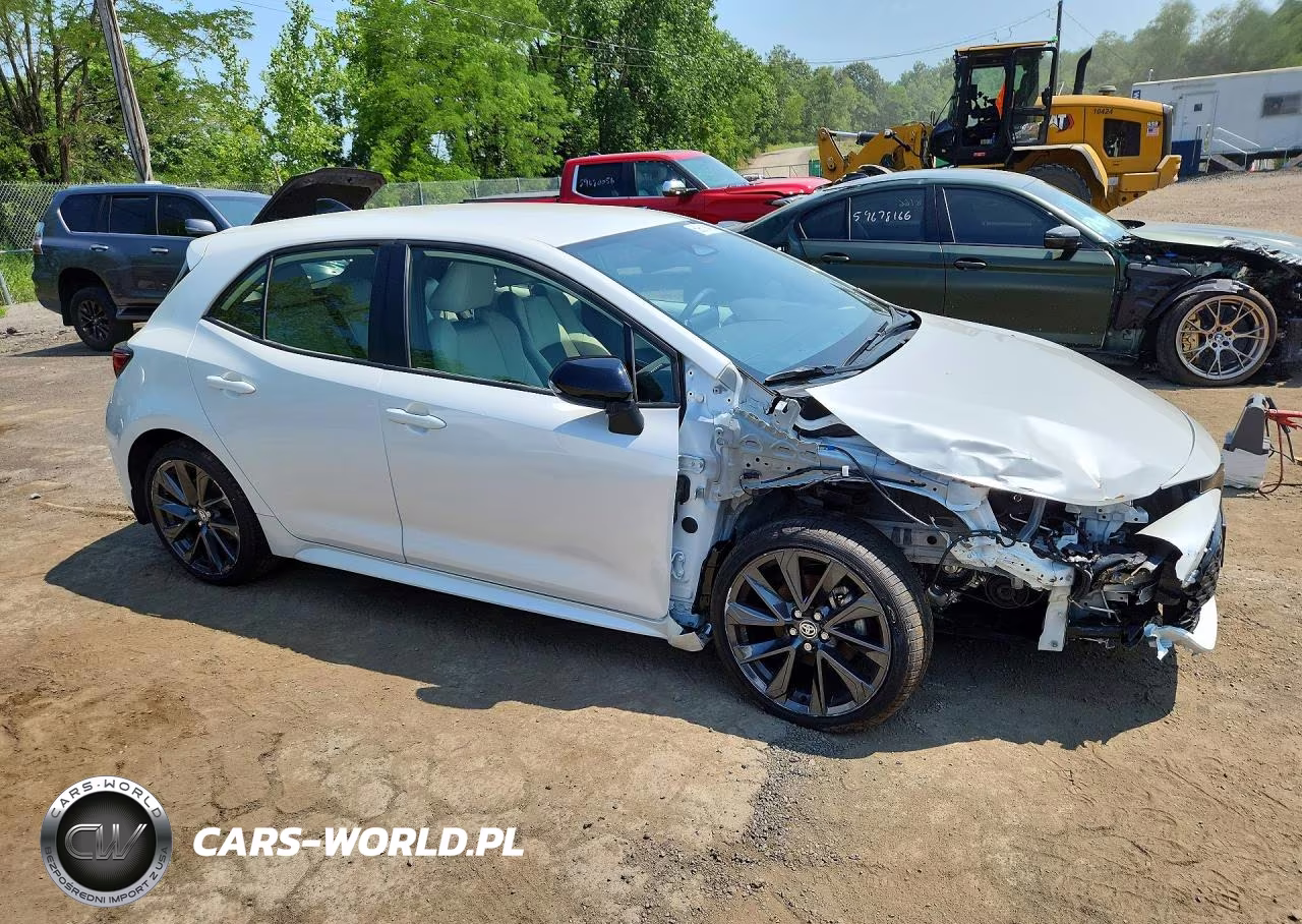2026 Toyota Corolla Xse VIN:JTNC4MBE1T3261167 - 4