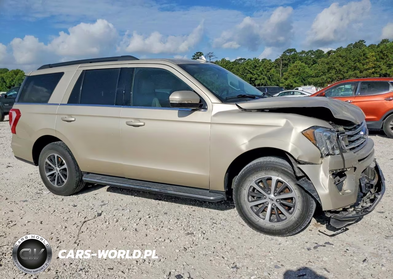 2018 Ford Expedition Xlt VIN:1FMJU1HT7JEA29136 - 4