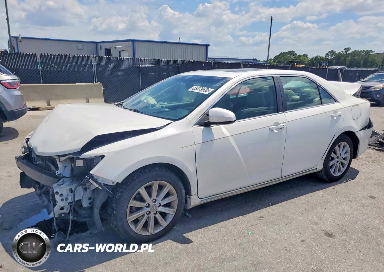 2013 Toyota Camry Xle – zdjęcie 1 z 13
