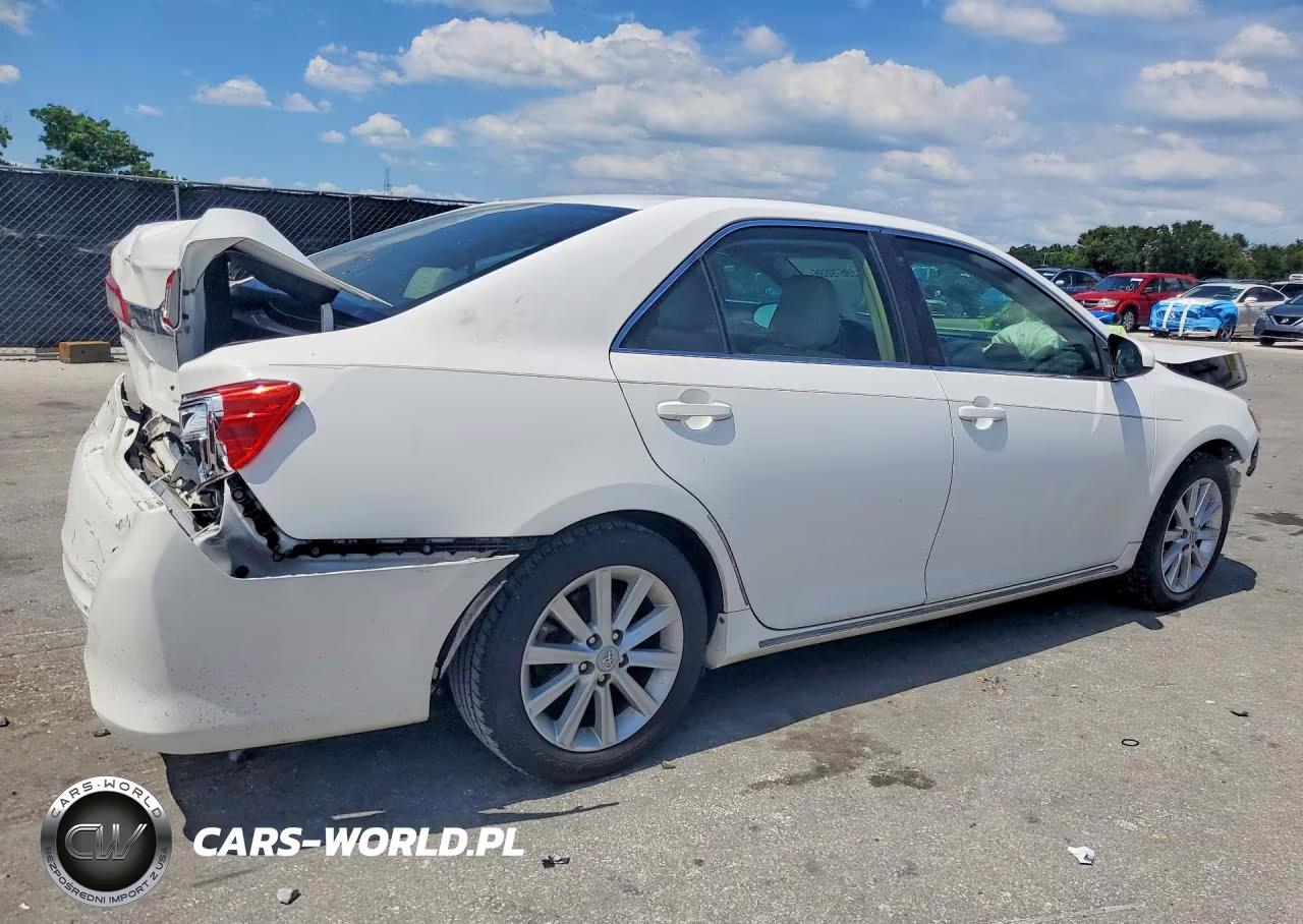 2013 Toyota Camry Xle VIN:4T4BF1FK8DR284371 - 3