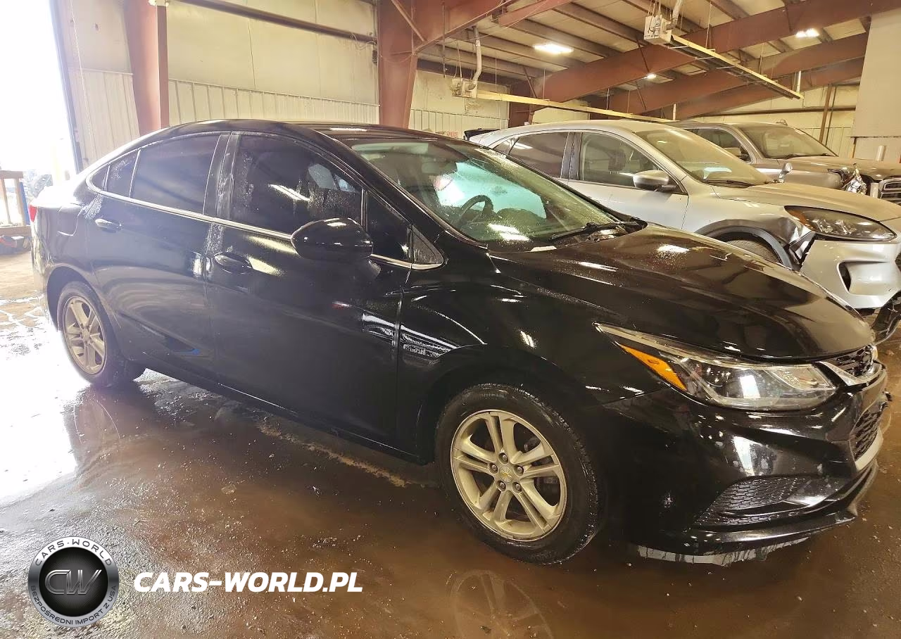 2017 Chevrolet Cruze Lt VIN:1G1BE5SM9H7147999 - 4