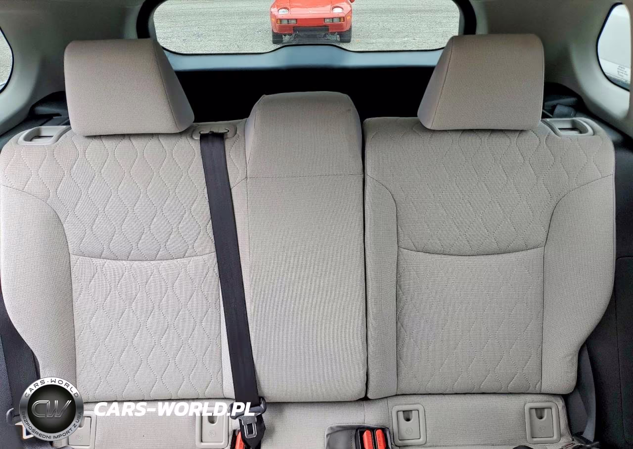 2022 Toyota Corolla Cross L VIN:7MUAAABG6NV015971 - 10