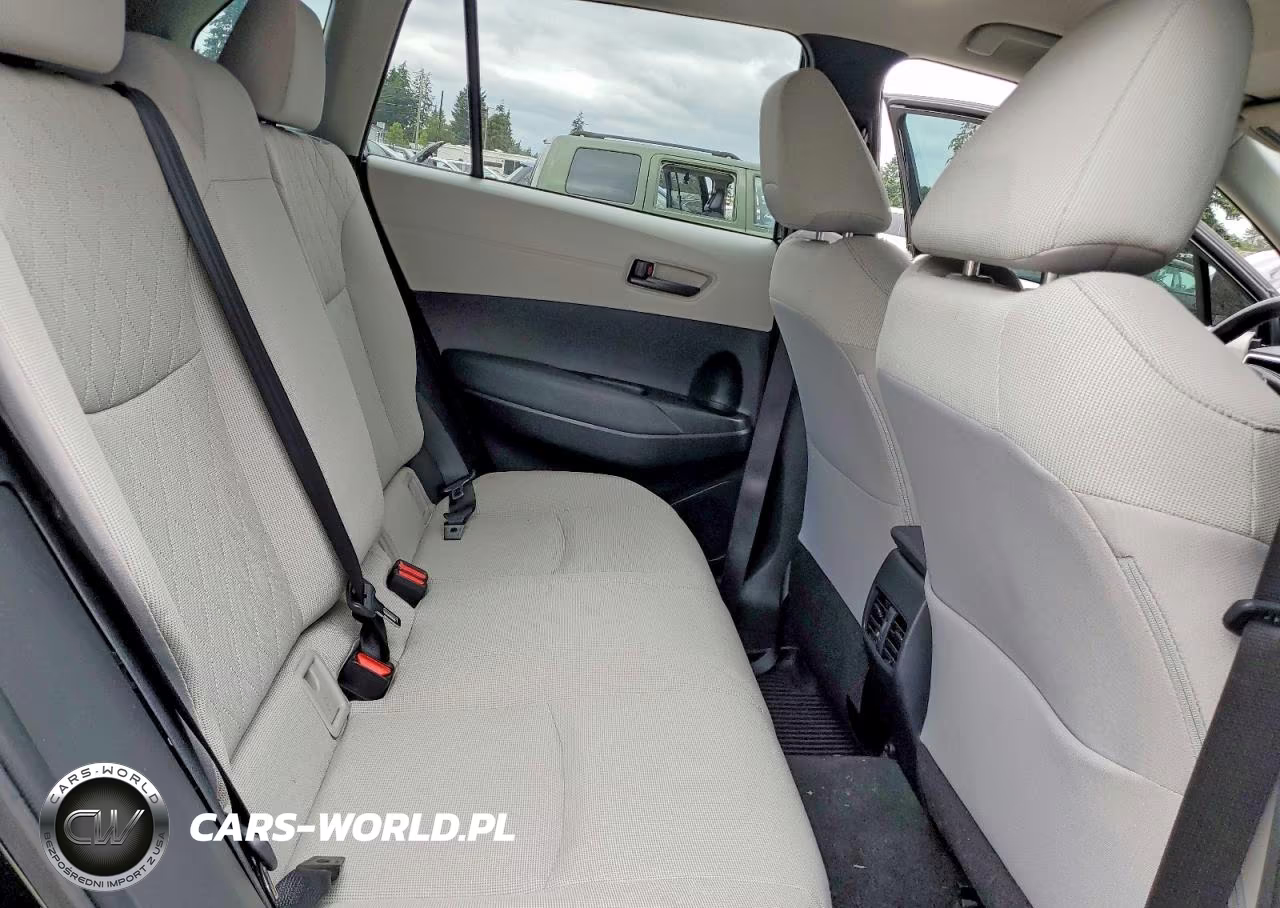 2022 Toyota Corolla Cross L VIN:7MUAAABG6NV015971 - 11