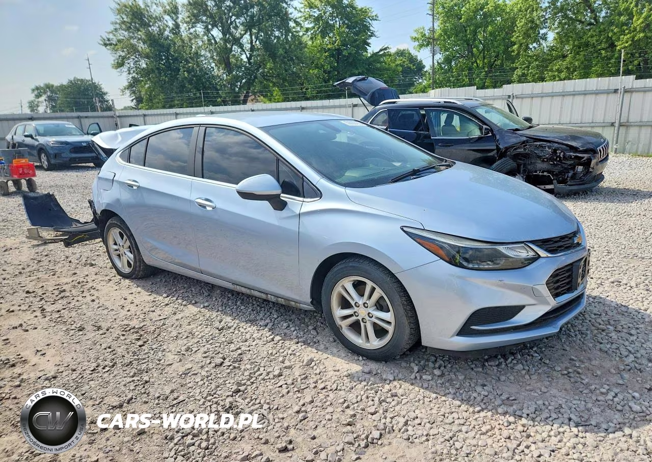 2018 Chevrolet Cruze Lt VIN:1G1BE5SM7J7161597 - 4