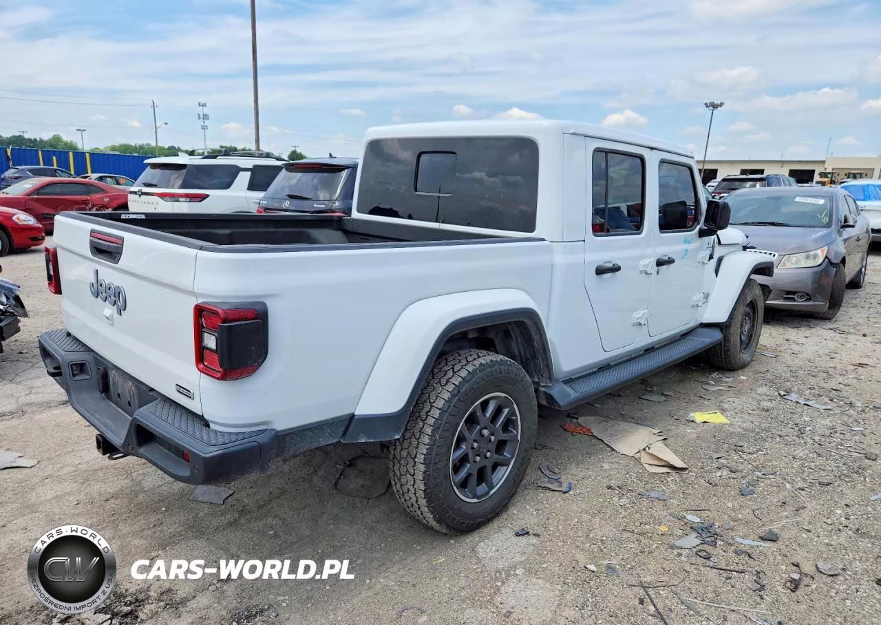 2020 Jeep Gladiator Overland VIN:1C6HJTFG8LL216811 - 3
