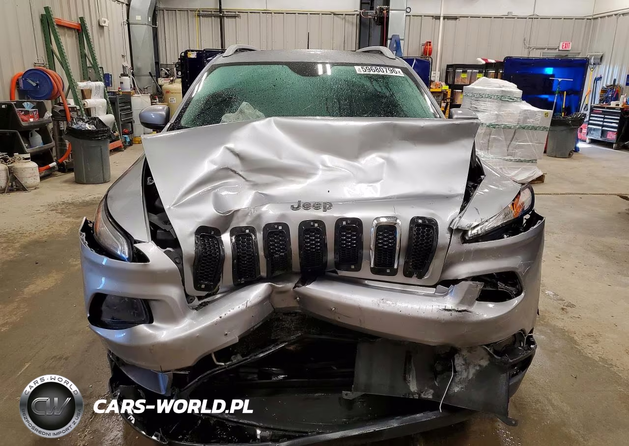2017 Jeep Cherokee Latitude VIN:1C4PJMCS1HW538683 - 5