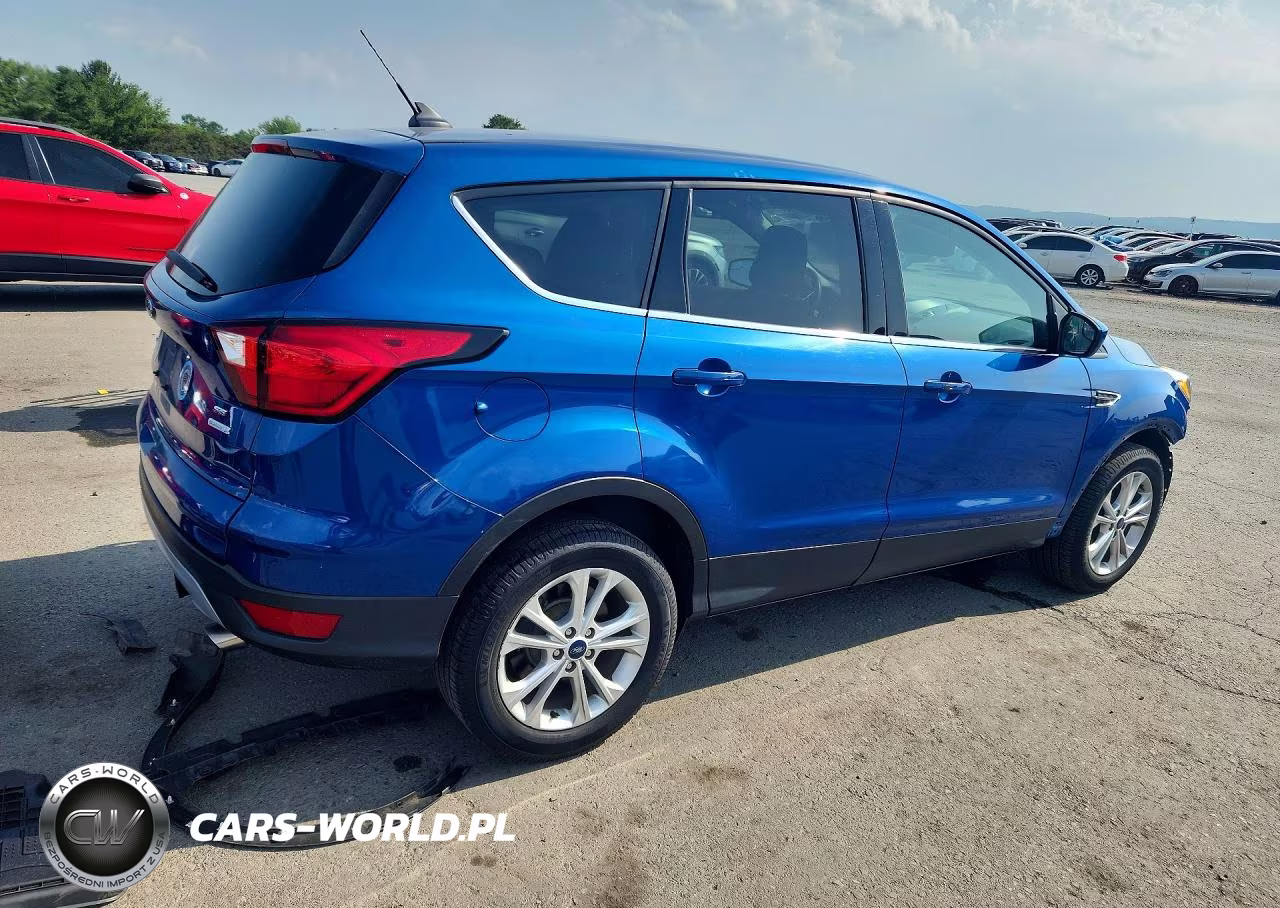 2019 Ford Escape Se VIN:1FMCU0GDXKUB92559 - 3