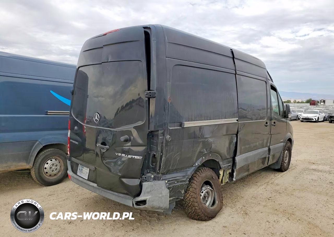 2015 Mercedes-Benz Sprinter 2500 Delivery Van VIN:WD3PE7CC8FP111534 - 3