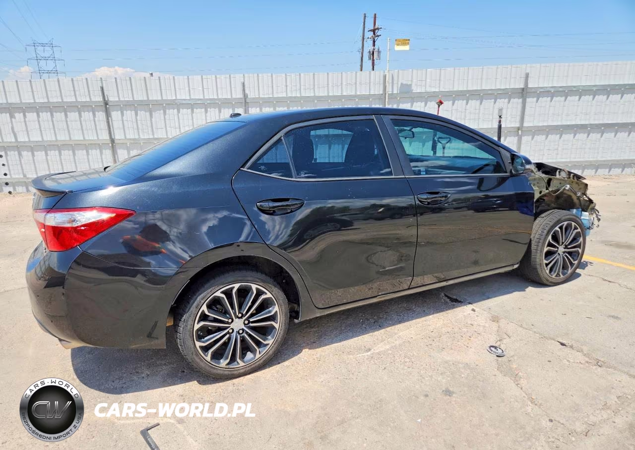 2015 Toyota Corolla S Plus VIN:5YFBURHE0FP204300 - 3