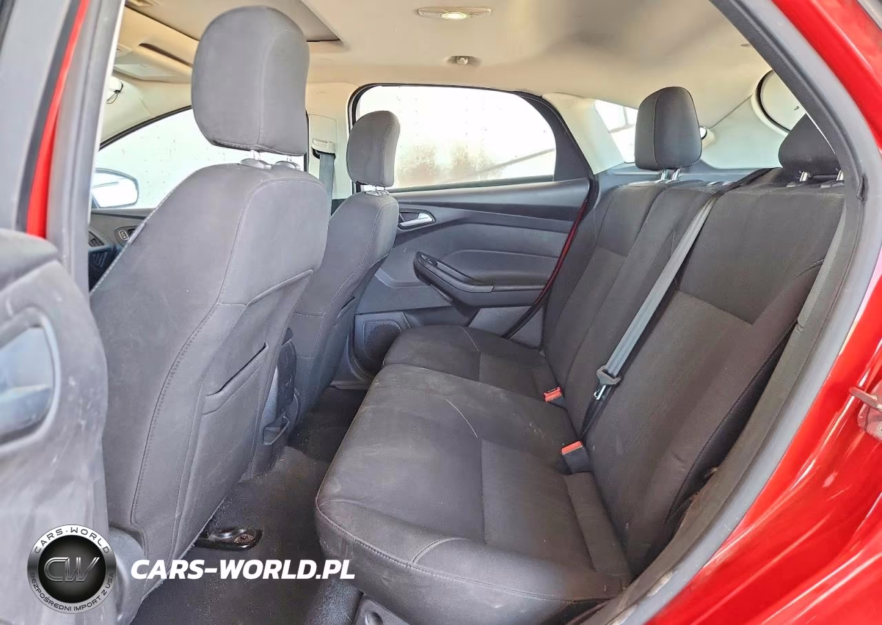 2015 Ford Focus Se VIN:1FADP3K22FL209623 - 10