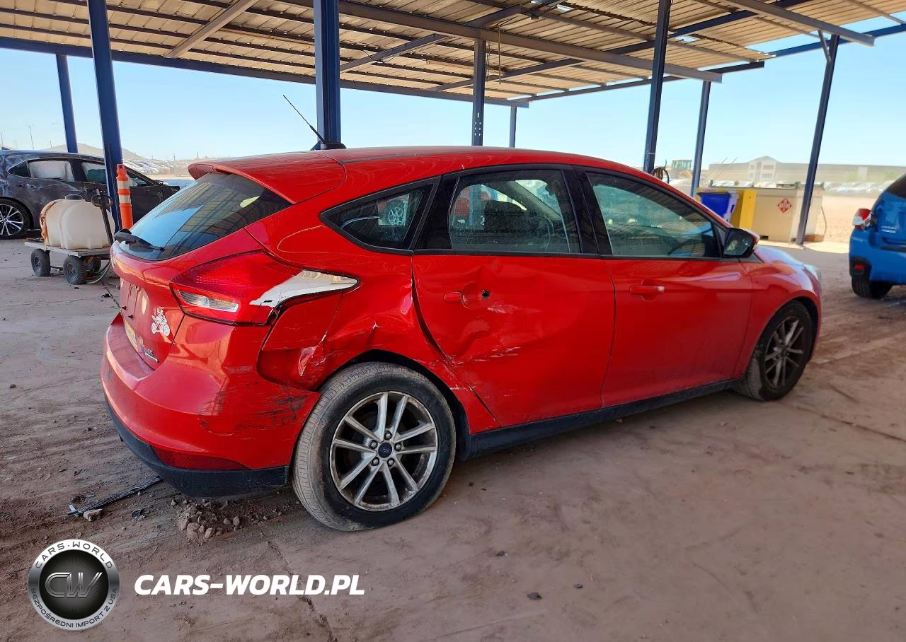 2015 Ford Focus Se VIN:1FADP3K22FL209623 - 3