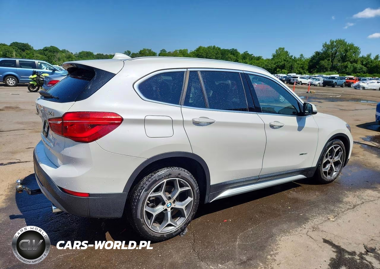 2018 BMW X1 xDrive28I VIN:WBXHT3C38J5K31303 - 3
