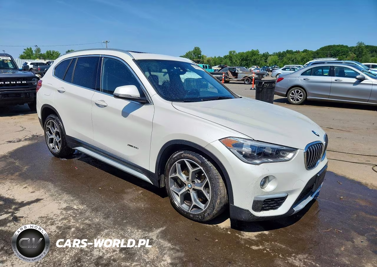 2018 BMW X1 xDrive28I VIN:WBXHT3C38J5K31303 - 4