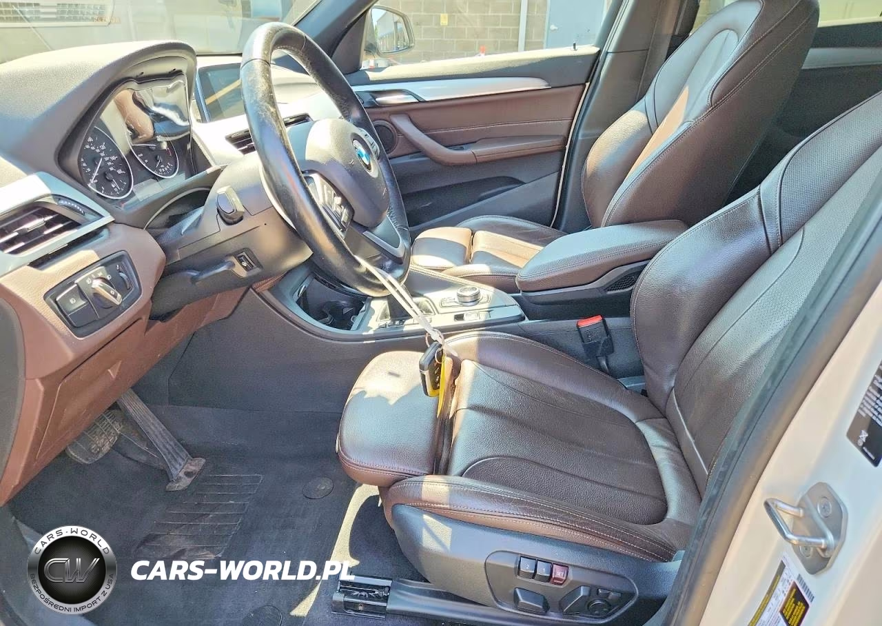 2018 BMW X1 xDrive28I VIN:WBXHT3C38J5K31303 - 7