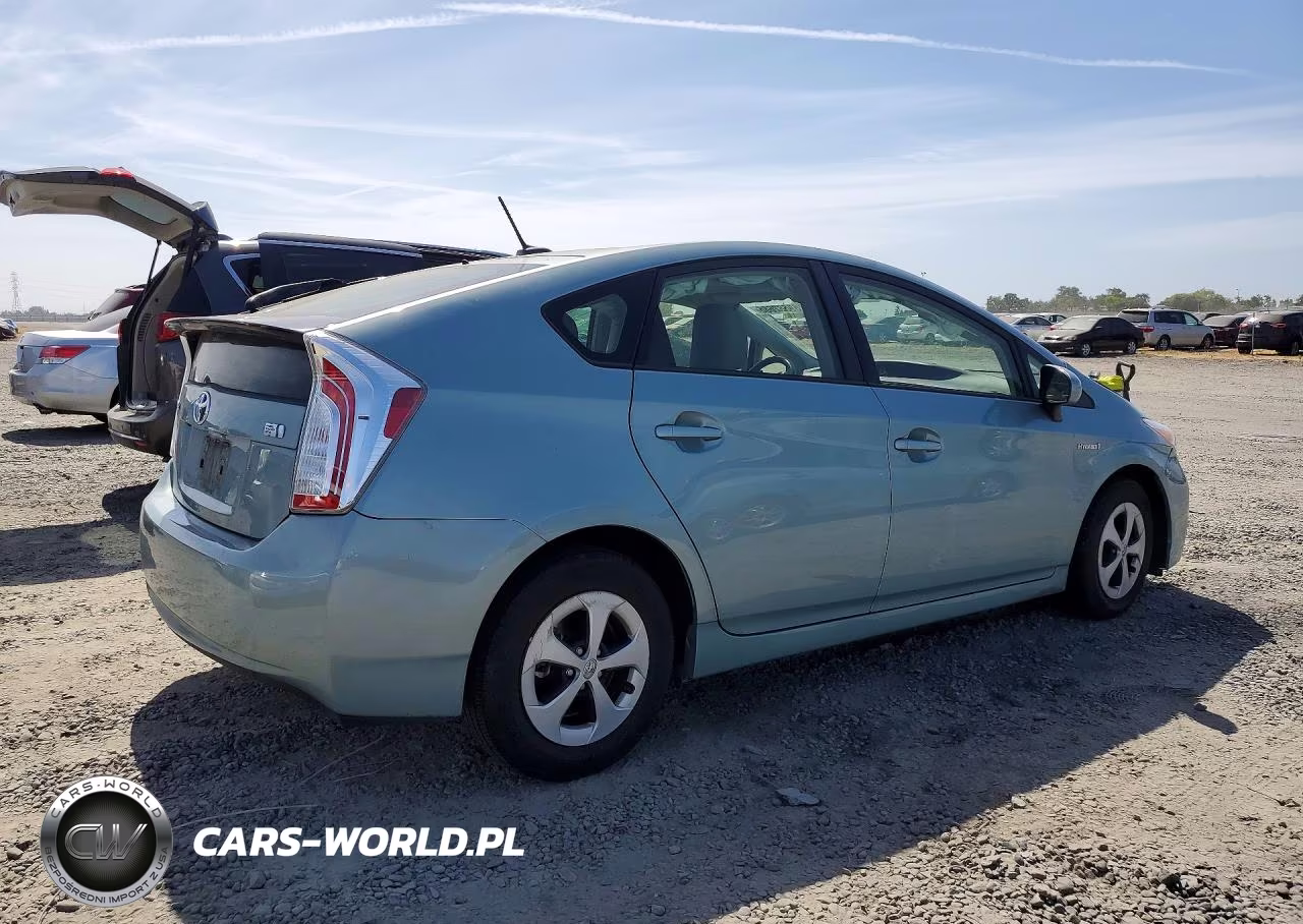 2013 Toyota Prius Four VIN:JTDKN3DUXD1724089 - 3