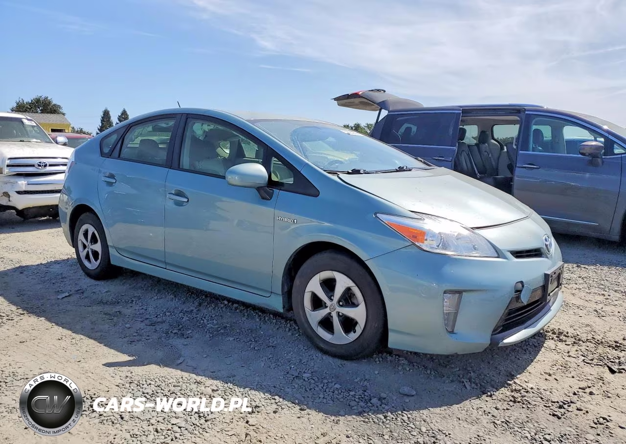 2013 Toyota Prius Four VIN:JTDKN3DUXD1724089 - 4