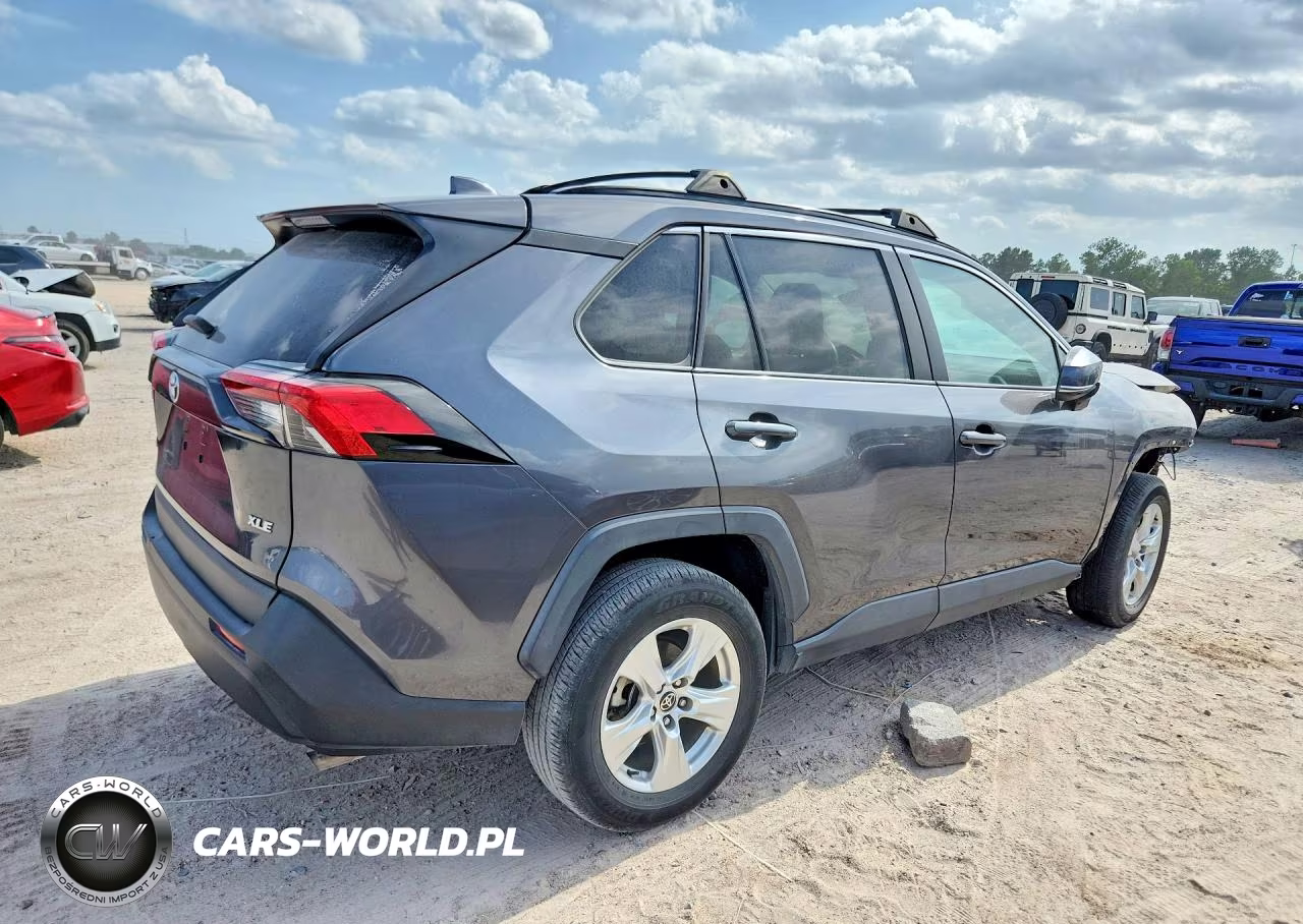 2021 Toyota Rav4 Xle VIN:2T3W1RFV7MC162872 - 3