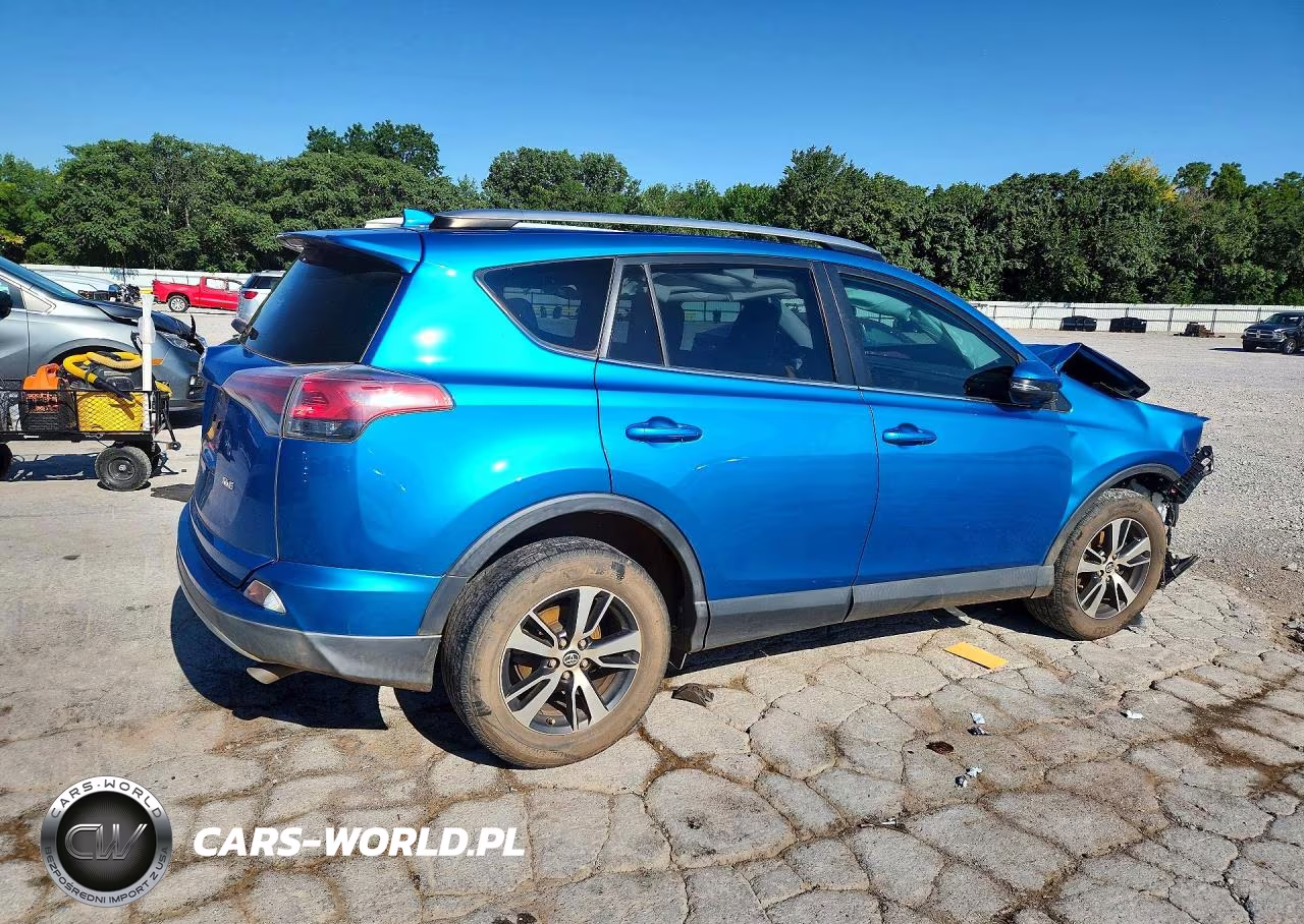 2017 Toyota Rav4 Xle VIN:JTMWFREV8HJ100760 - 3