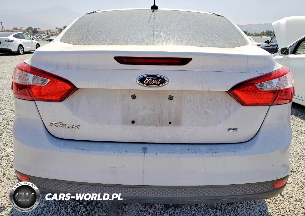 2014 Ford Focus Se VIN:1FADP3F27EL110840 - 6