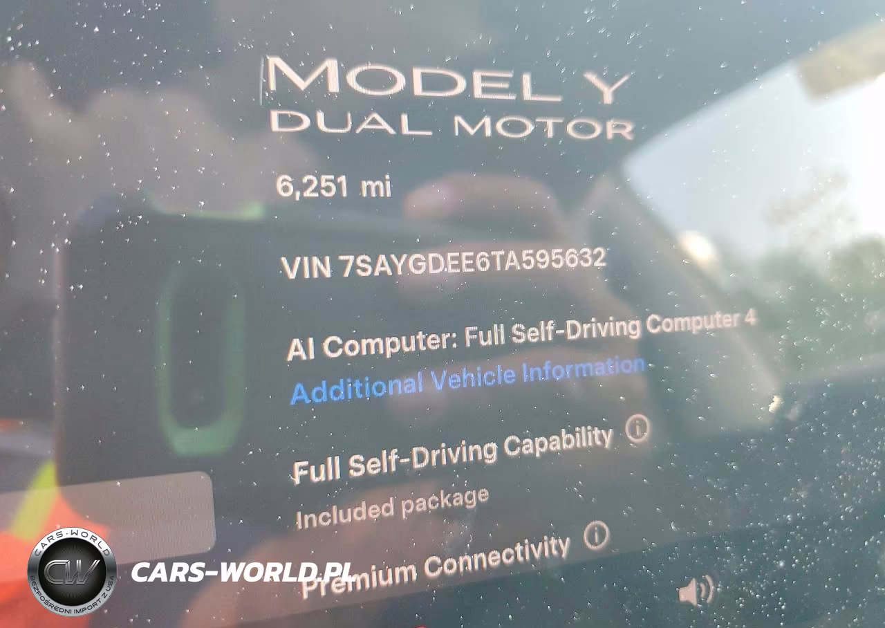 2026 Tesla Model Y VIN:7SAYGDEE6TA595632 - 9