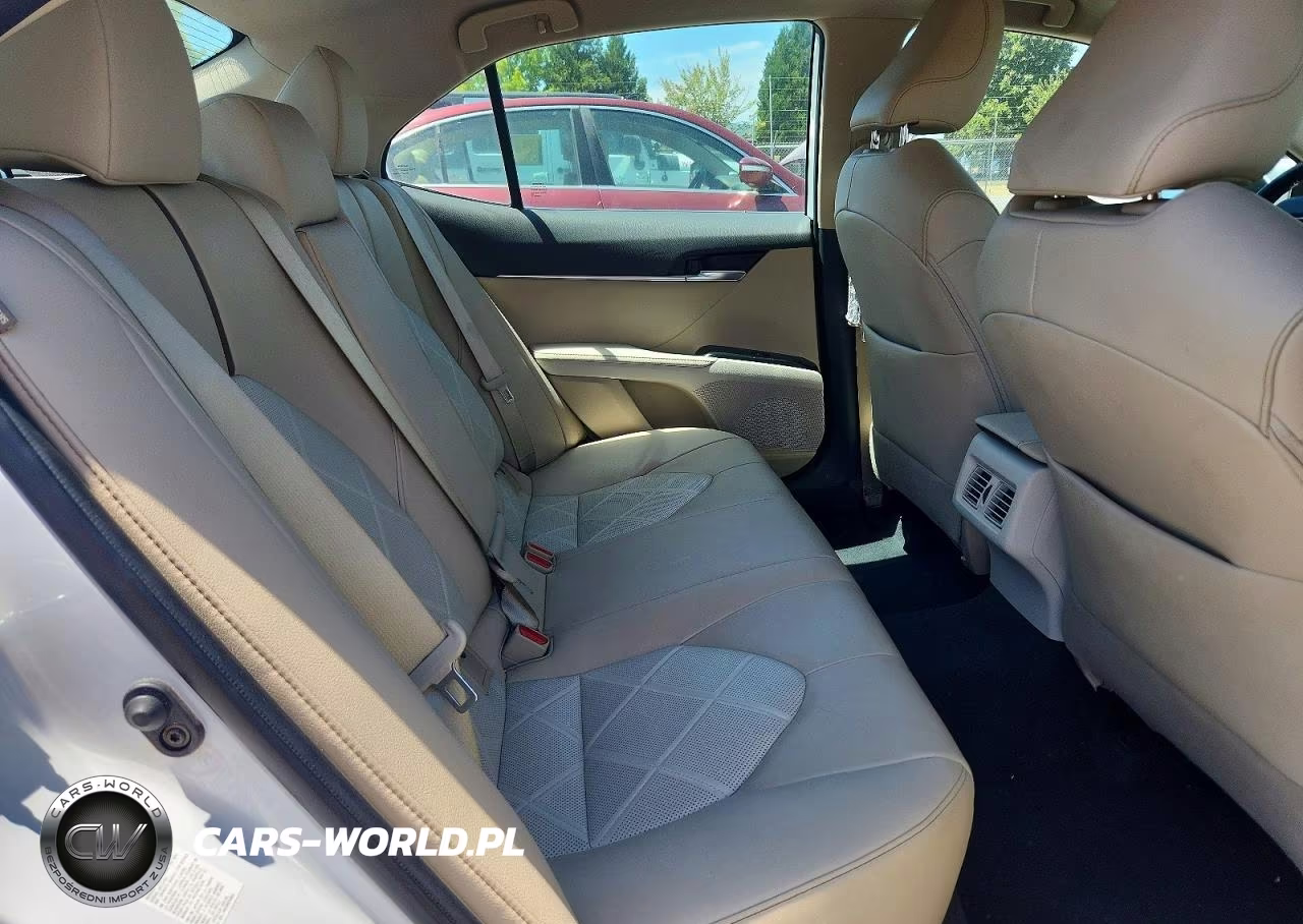 2019 Toyota Camry Xle VIN:4T1B11HK8KU684191 - 10