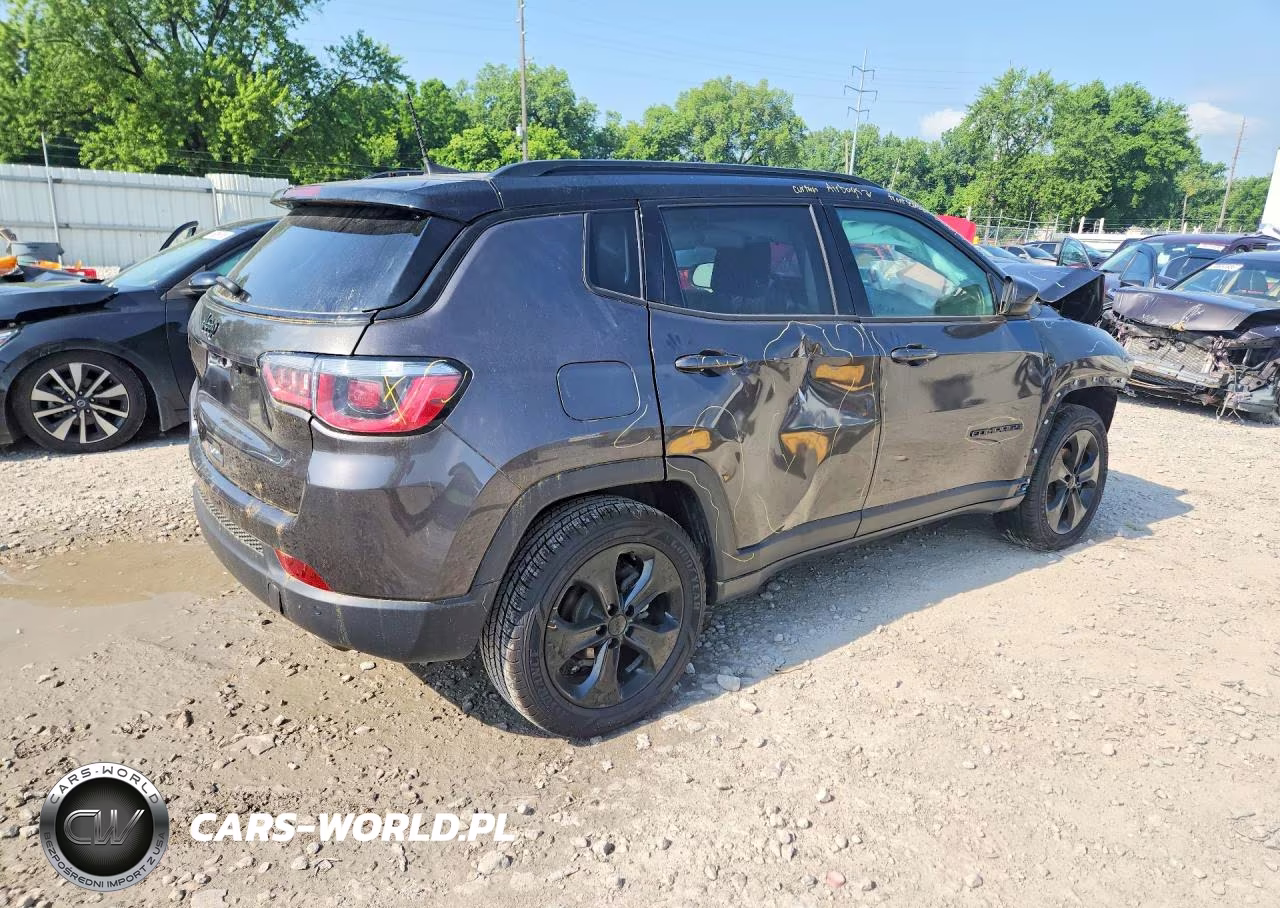 2018 Jeep Compass Latitude VIN:3C4NJDBB7JT325337 - 3
