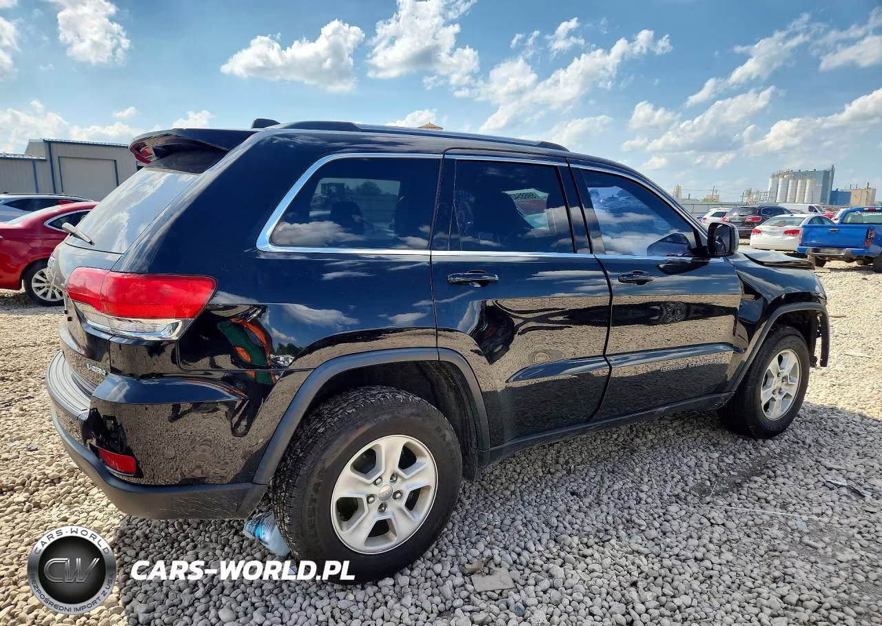 2017 Jeep Grand Cherokee Laredo VIN:1C4RJFAG6HC963210 - 3