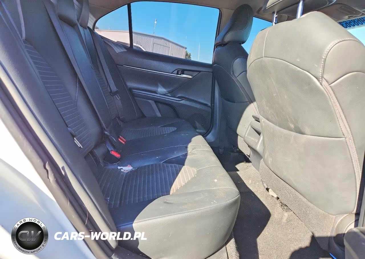 2018 Toyota Camry Se VIN:4T1B11HK5JU068785 - 10