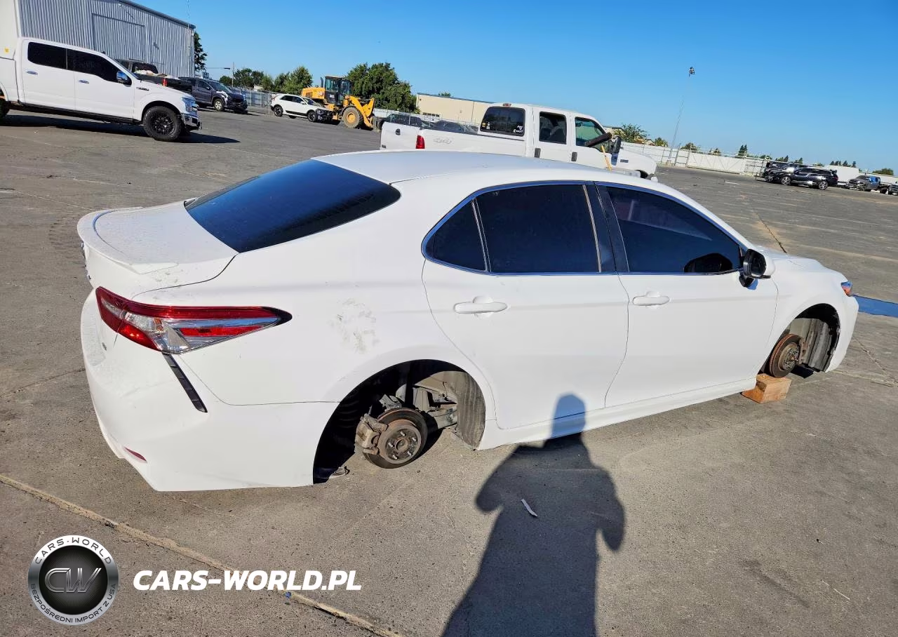 2018 Toyota Camry Se VIN:4T1B11HK5JU068785 - 3