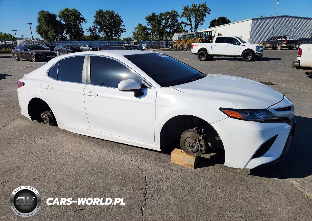 2018 Toyota Camry Se VIN:4T1B11HK5JU068785 - 4