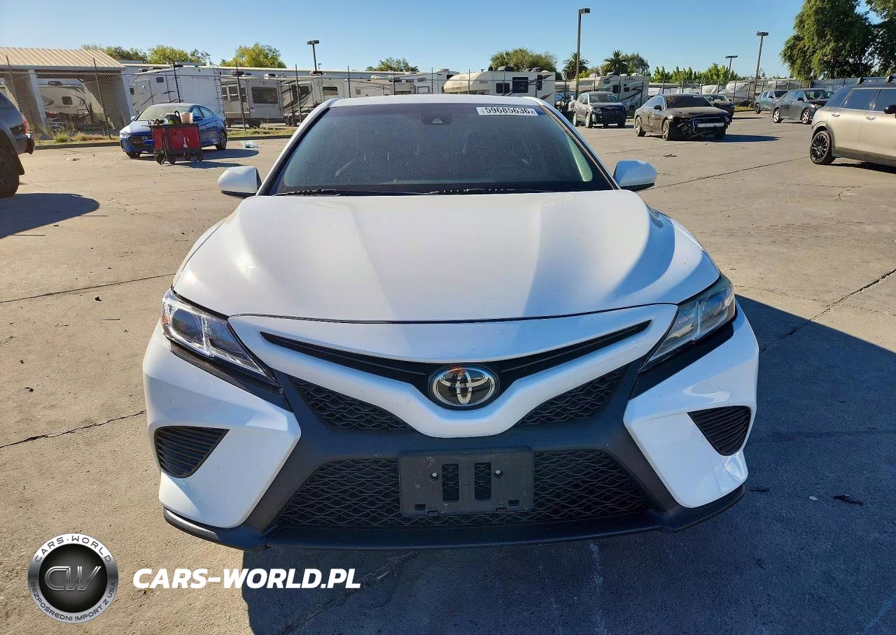 2018 Toyota Camry Se VIN:4T1B11HK5JU068785 - 5