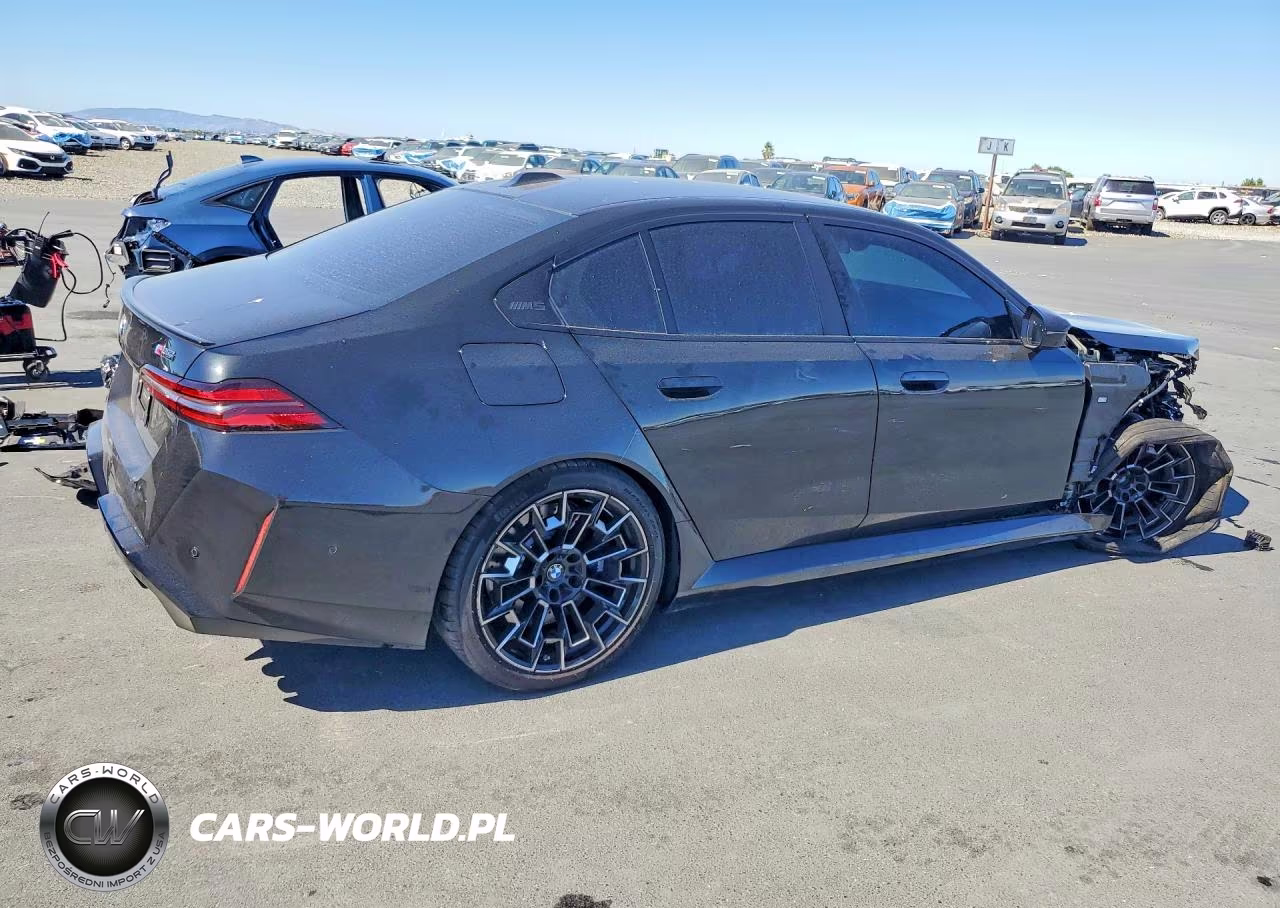 2026 BMW M5 VIN:WBS83FK0XTCW67521 - 3
