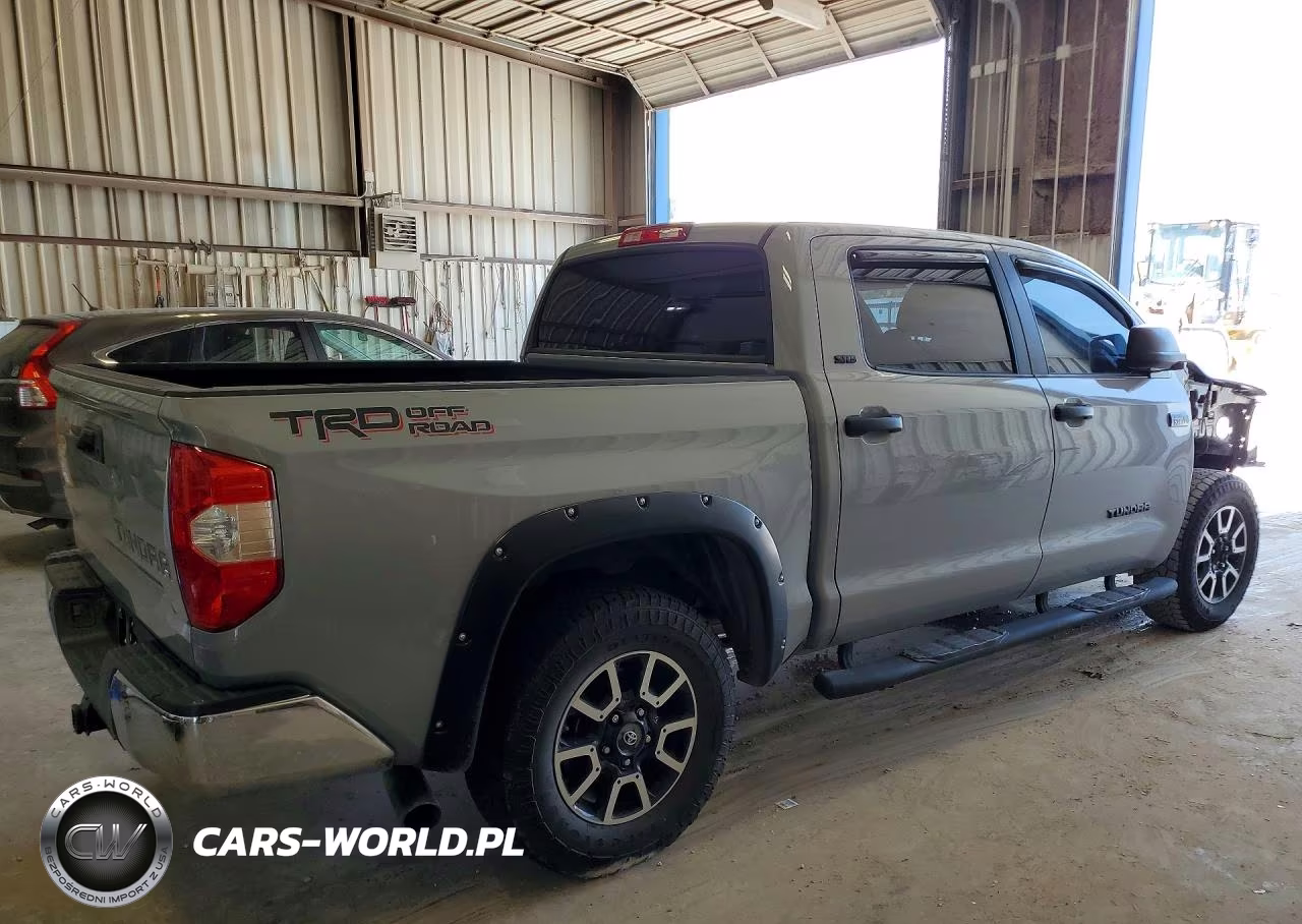 2018 Toyota Tundra VIN:5TFEY5F12JX231339 - 3