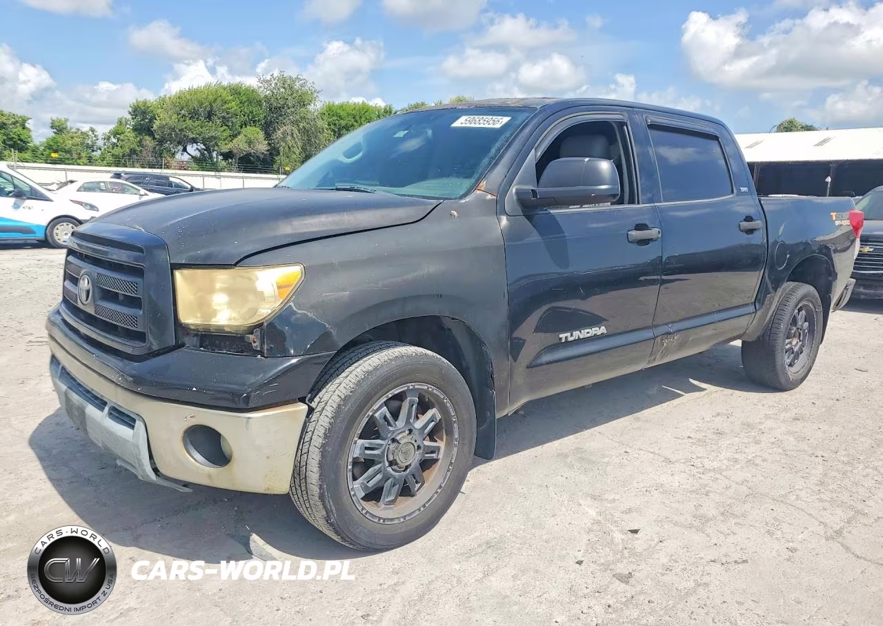 2013 Toyota Tundra Crewmax Sr5