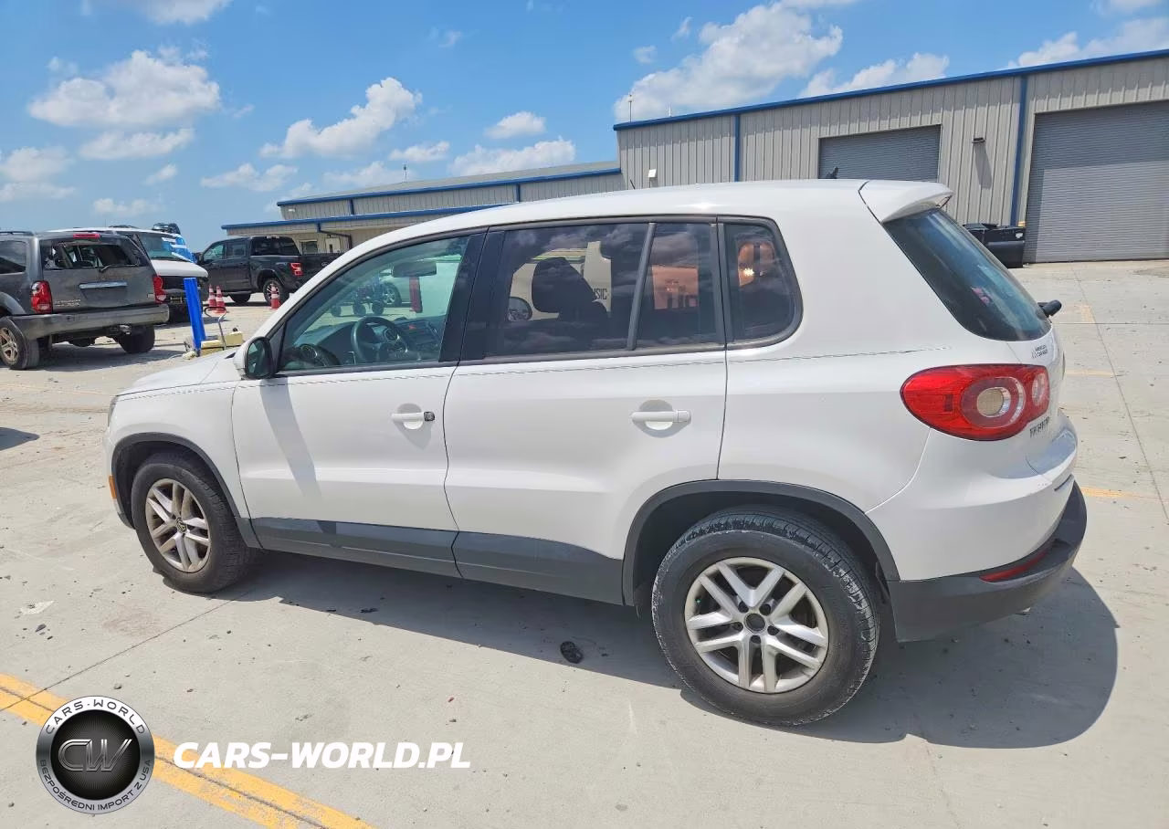 2011 Volkswagen Tiguan S VIN:WVGAV7AXXBW561313 - 2