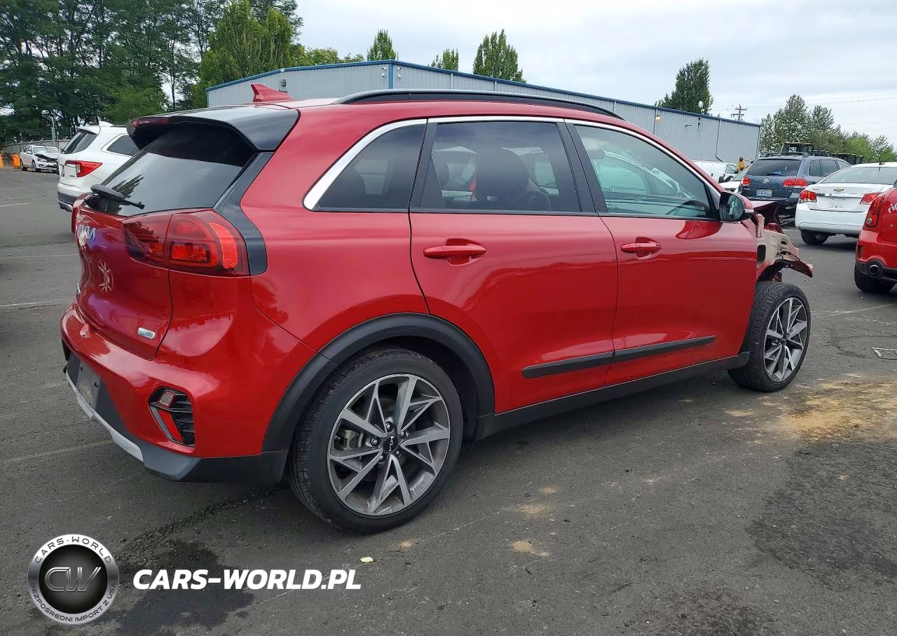 2022 Kia Niro Touring Special Edition VIN:KNDCC3LC6N5495035 - 3