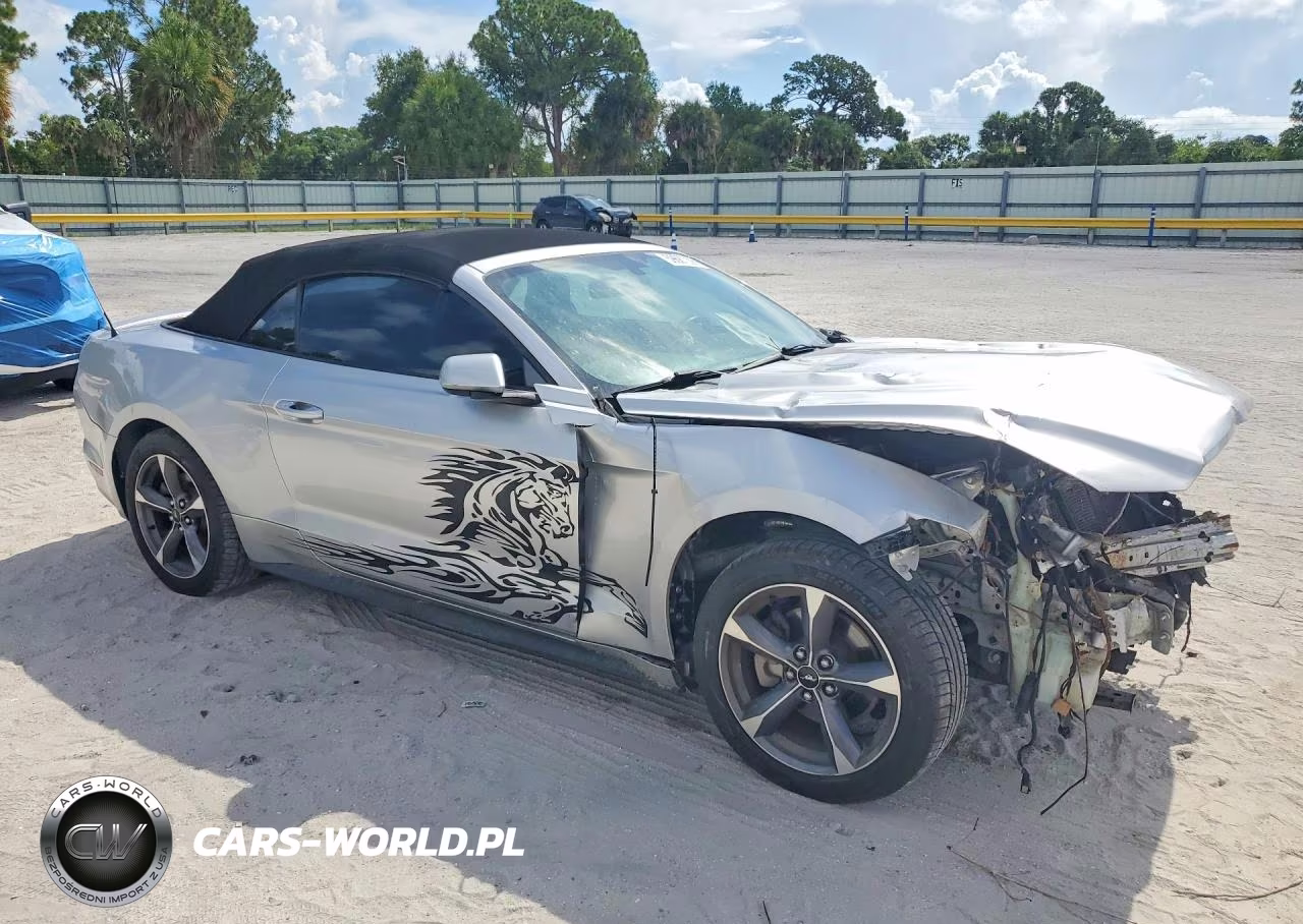 2015 Ford Mustang VIN:1FATP8EM8F5372030 - 4