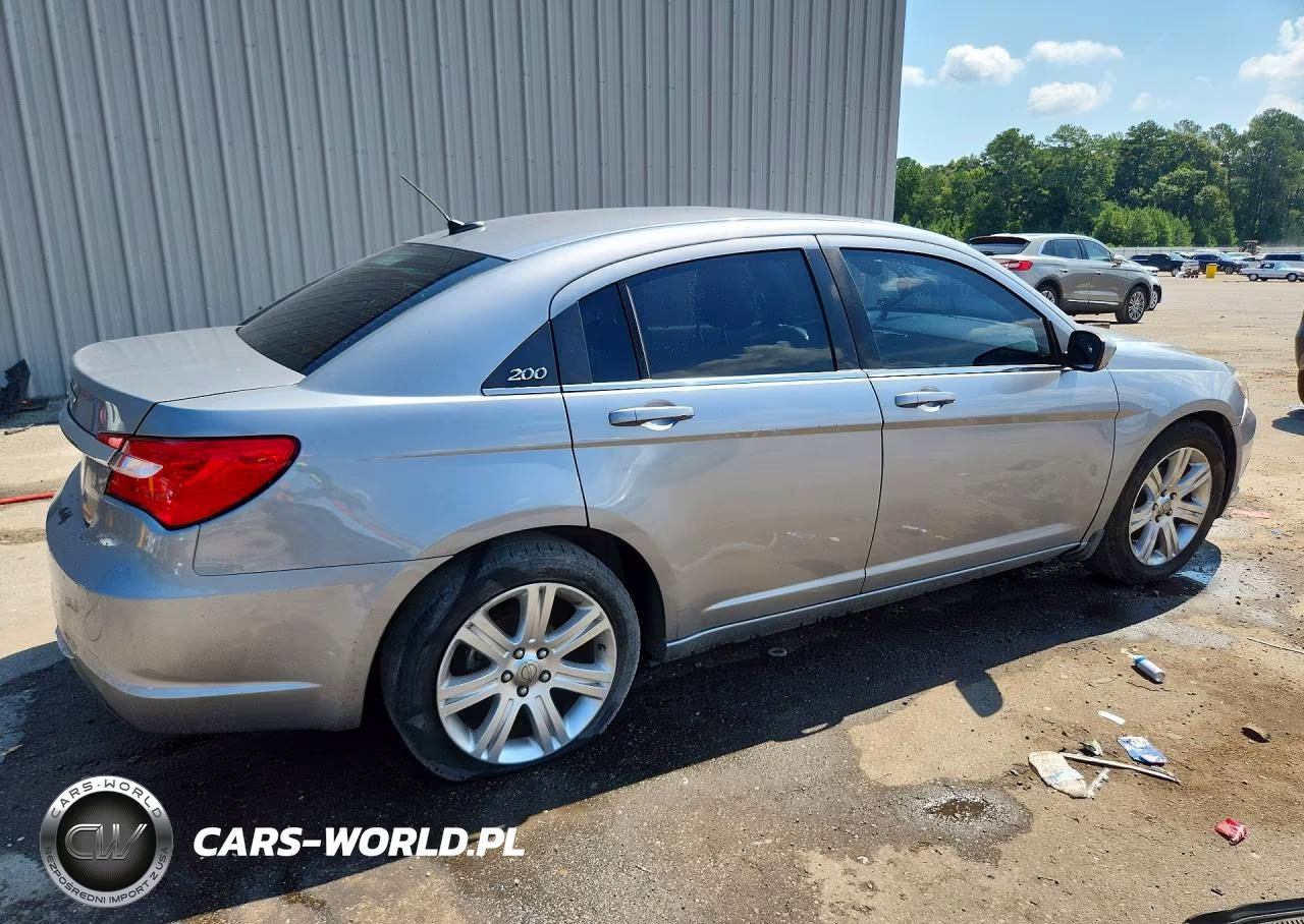 CHRYSLER 200 TOURIN VIN:1C3CCBBB2DN570710 - 3
