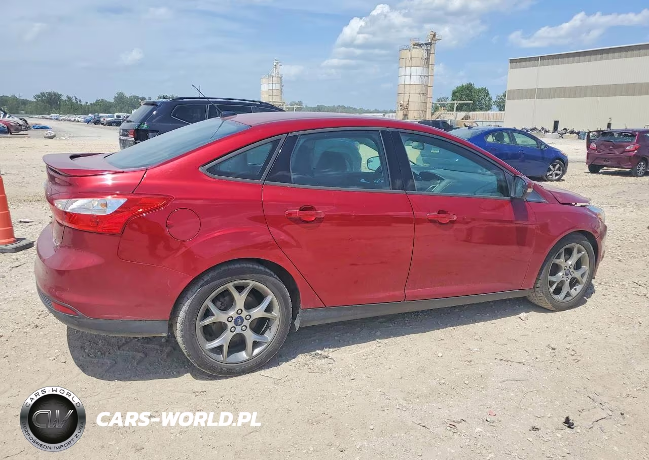 2013 Ford Focus Se VIN:1FADP3F24DL106324 - 3